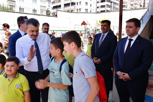 Milli Eğitim Bakanı Yusuf YEKİN'in Okul Ziyareti